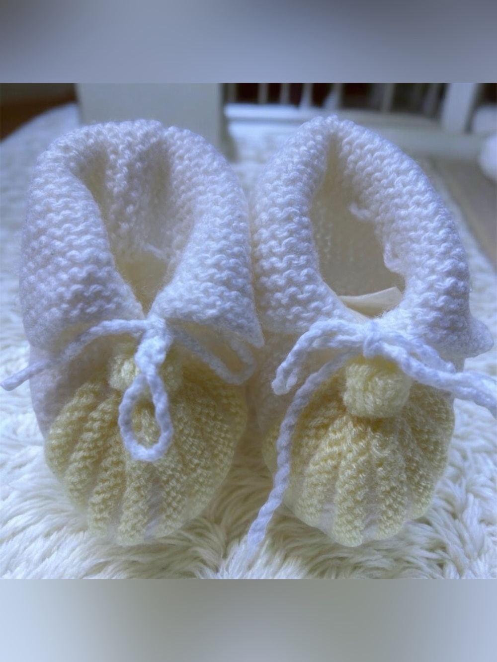 Vintage knit baby booties